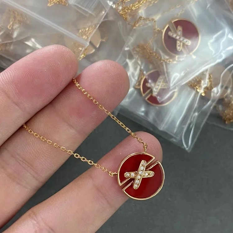 Shangjia white mother-of-pearl cross bracelet light luxury niche 18K rose gold plated simple high-end clavicle chain on behalf of