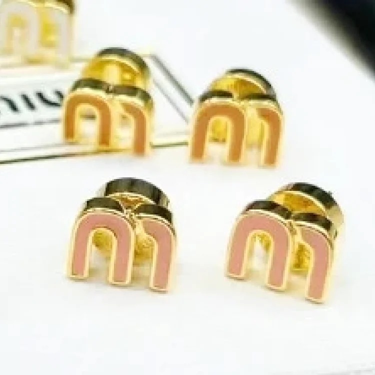 Miss Miao Macaron Polished Letters Earrings French Style Light Luxury Sweet Cool Style Earrings Cute Small Fragrant Ins Earrings