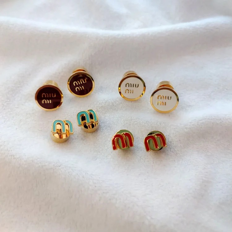 Miss Miao Macaron Polished Letters Earrings French Style Light Luxury Sweet Cool Style Earrings Cute Small Fragrant Ins Earrings