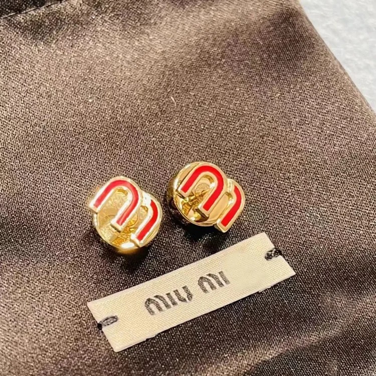 Miss Miao Macaron Polished Letters Earrings French Style Light Luxury Sweet Cool Style Earrings Cute Small Fragrant Ins Earrings