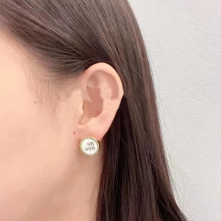 Miss Miao Macaron Polished Letters Earrings French Style Light Luxury Sweet Cool Style Earrings Cute Small Fragrant Ins Earrings
