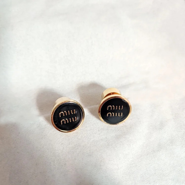 Miss Miao Macaron Polished Letters Earrings French Style Light Luxury Sweet Cool Style Earrings Cute Small Fragrant Ins Earrings