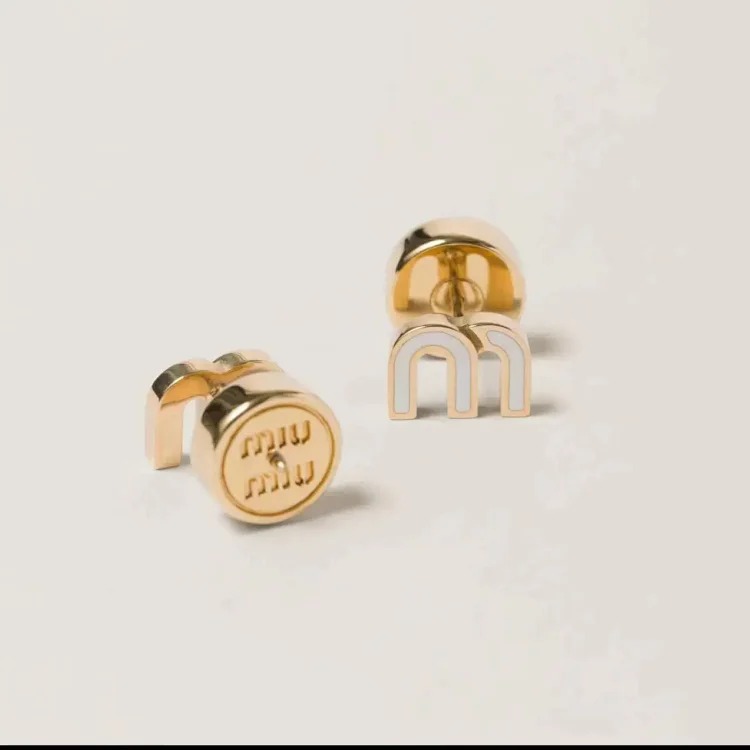 Miss Miao Macaron Polished Letters Earrings French Style Light Luxury Sweet Cool Style Earrings Cute Small Fragrant Ins Earrings