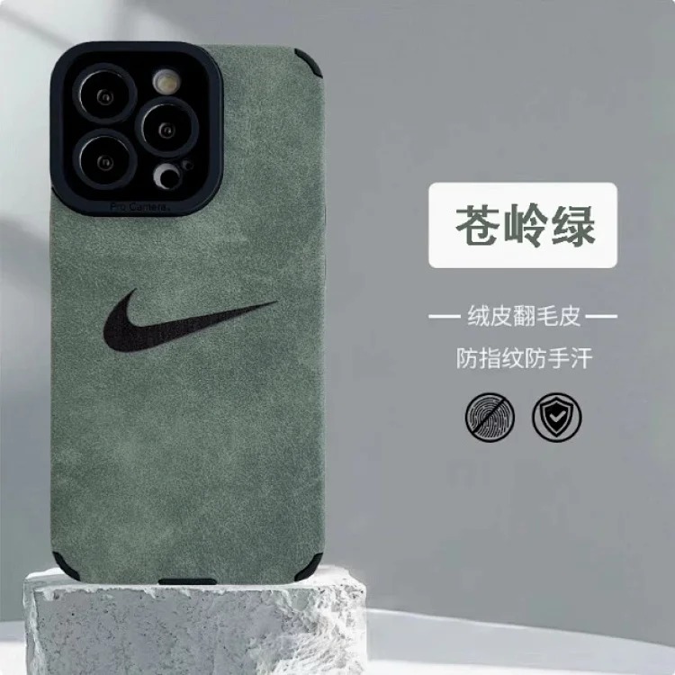 Turning sound hole fur trendy brand hook suitable for Apple 16 Promax mobile phone case hot-selling explosive 15 anti-fall European and American 13
