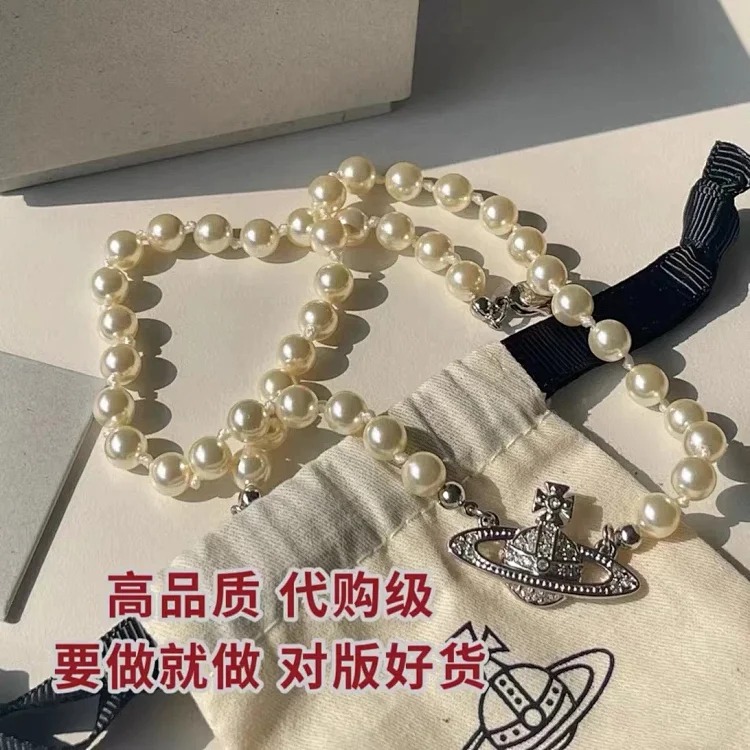 High-quality Western Queen Mother Saturn Pearl Necklace Female niche light luxury choker Vivian Planet Pearl Clavicle Necklace