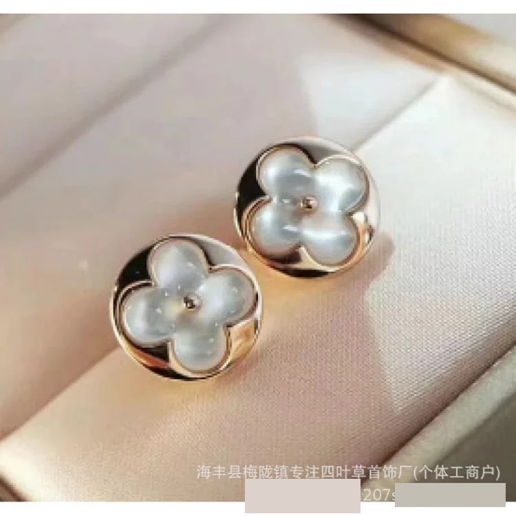V gold cross-border hot selling four-leaf clover 18K gold non-fading bracelet light luxury high-end jewelry necklace wholesale manufacturer