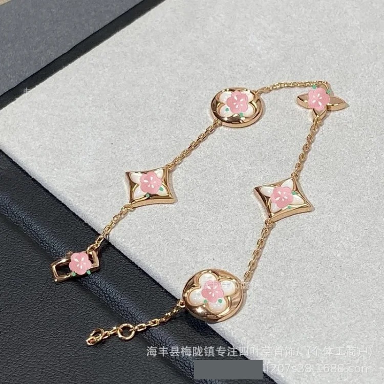 V gold cross-border hot selling four-leaf clover 18K gold non-fading bracelet light luxury high-end jewelry necklace wholesale manufacturer
