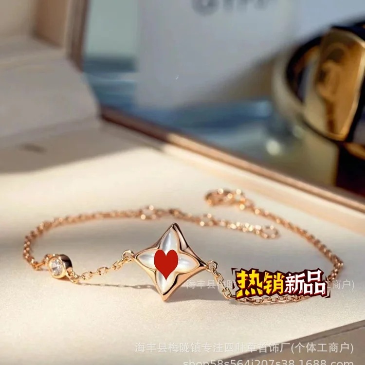 V gold cross-border hot selling four-leaf clover 18K gold non-fading bracelet light luxury high-end jewelry necklace wholesale manufacturer