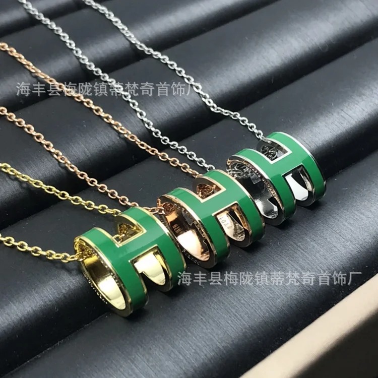 Aijia high H necklace for women CNC clavicle chain versatile fashion niche light luxury sweet enamel mini pendant for women