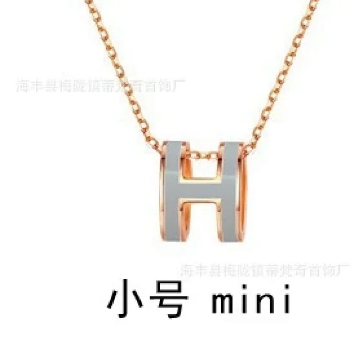 Aijia high H necklace for women CNC clavicle chain versatile fashion niche light luxury sweet enamel mini pendant for women