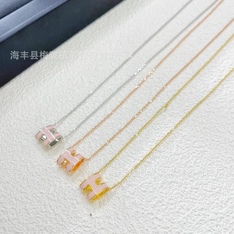Aijia high H necklace for women CNC clavicle chain versatile fashion niche light luxury sweet enamel mini pendant for women