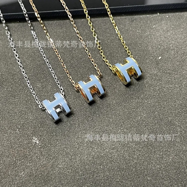 Aijia high H necklace for women CNC clavicle chain versatile fashion niche light luxury sweet enamel mini pendant for women