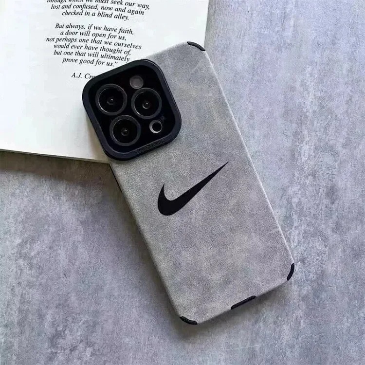 Youthful, fashionable and simple mobile phone case