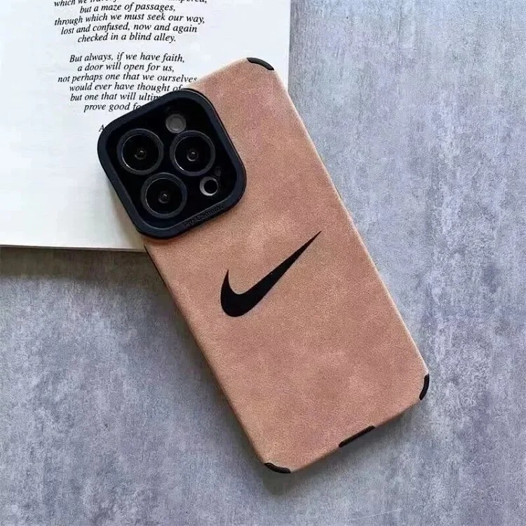 Youthful, fashionable and simple mobile phone case