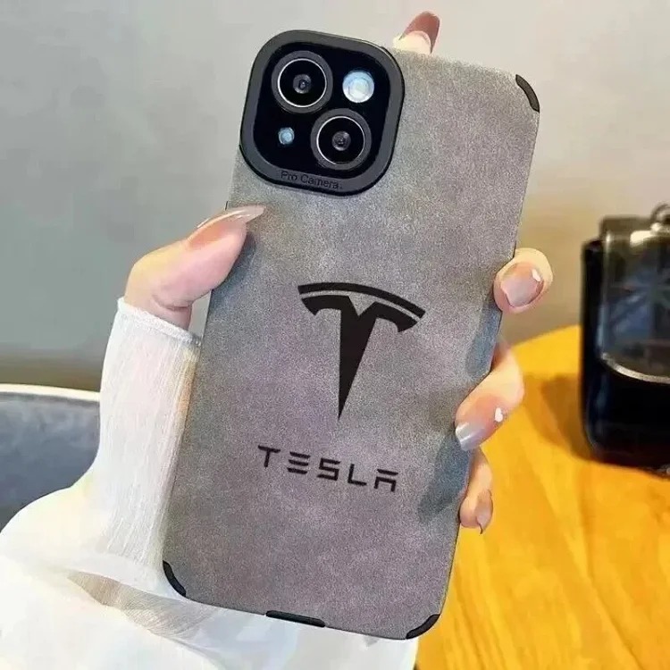 Youthful, fashionable and simple mobile phone case