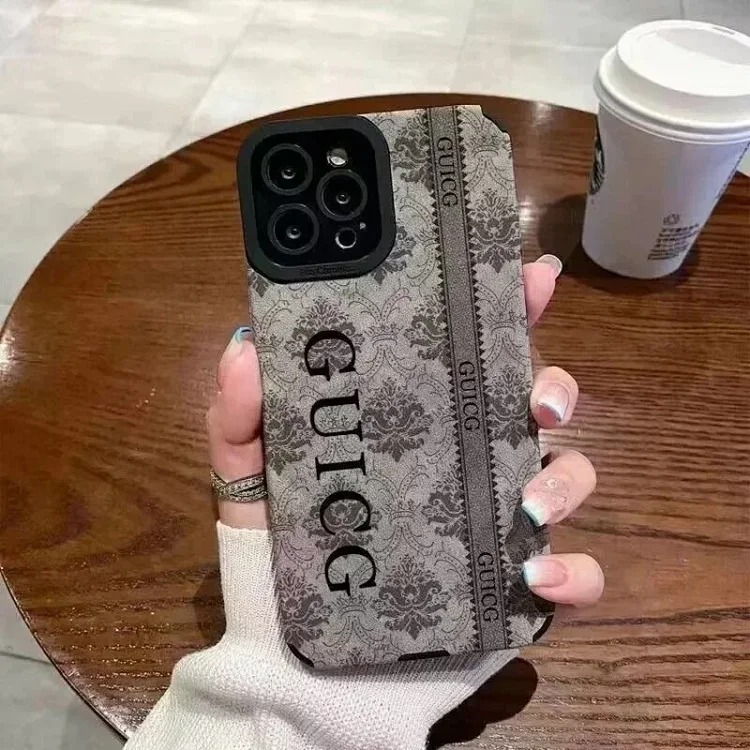 Youthful, fashionable and simple mobile phone case