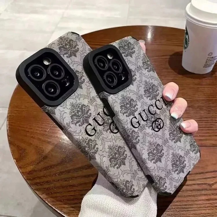 Youthful, fashionable and simple mobile phone case