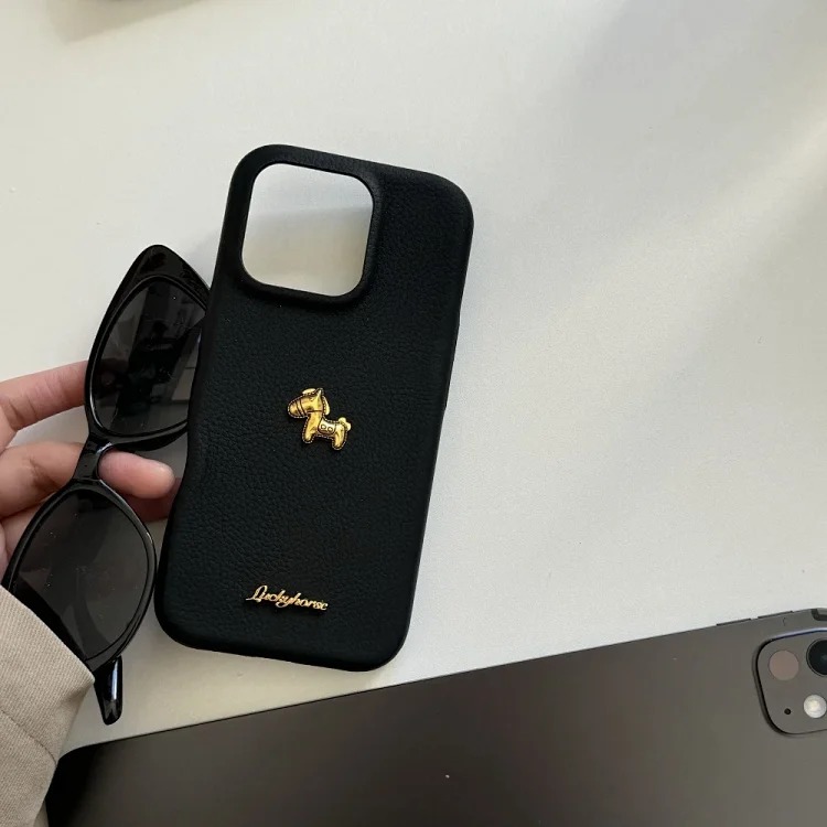 High-end solid color gold label pony suitable for i Phone17 mobile phone case Apple 16 autumn and Year Red 15 anti-fall
