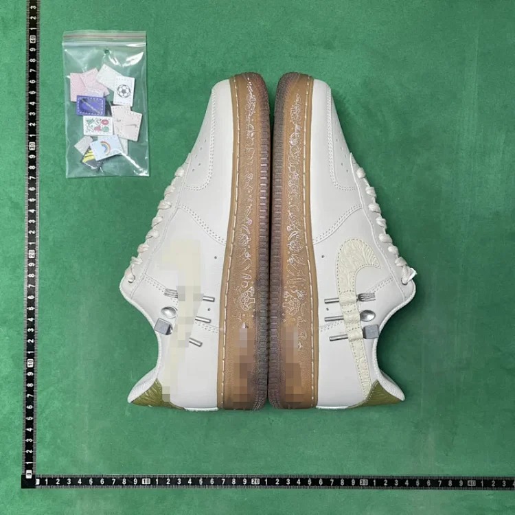 Fashionable and comfortable shock-absorbing sneakers B9D
