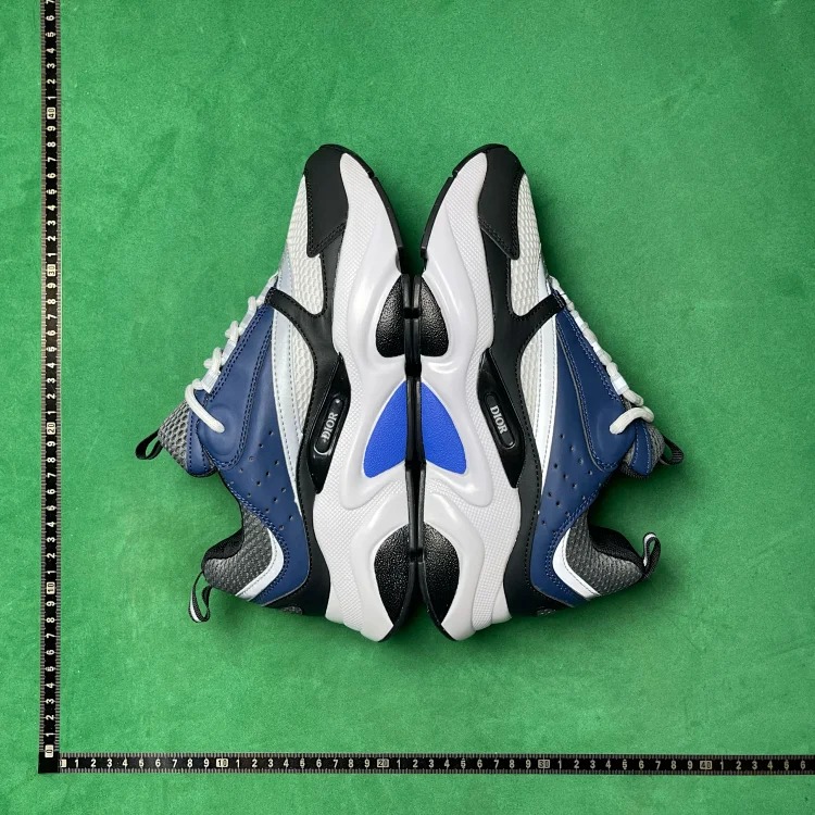 Dior B22 sneakers with complete accessories and original box image 6