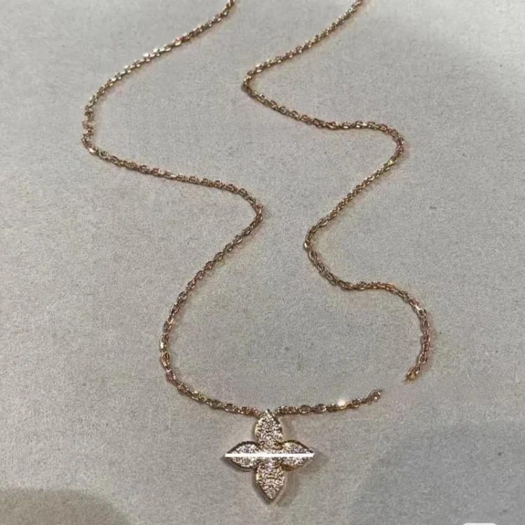 Louis Vuitton 2025 new CNC high four-leaf clover four-flower five-flower bracelet for women electroplated 18k presbyopia necklace live broadcast