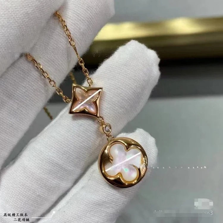Louis Vuitton 2025 new CNC high four-leaf clover four-flower five-flower bracelet for women electroplated 18k presbyopia necklace live broadcast