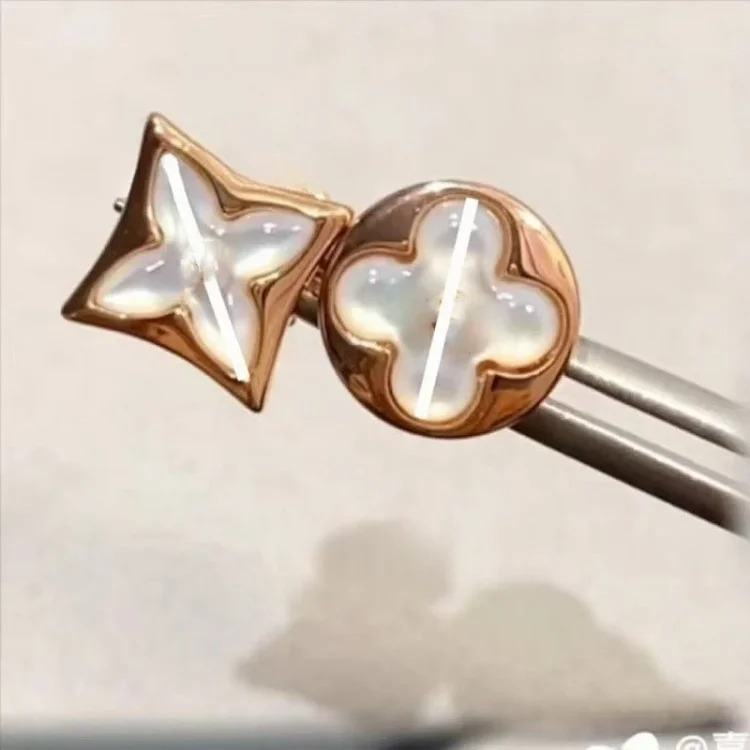 Louis Vuitton 2025 new CNC high four-leaf clover four-flower five-flower bracelet for women electroplated 18k presbyopia necklace live broadcast