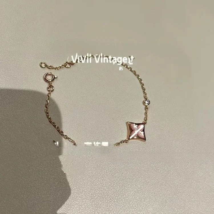 Louis Vuitton 2025 new CNC high four-leaf clover four-flower five-flower bracelet for women electroplated 18k presbyopia necklace live broadcast