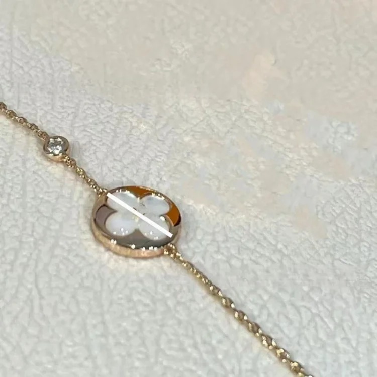 Louis Vuitton 2025 new CNC high four-leaf clover four-flower five-flower bracelet for women electroplated 18k presbyopia necklace live broadcast