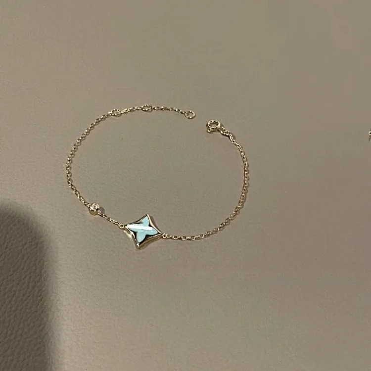 Louis Vuitton 2025 new CNC high four-leaf clover four-flower five-flower bracelet for women electroplated 18k presbyopia necklace live broadcast