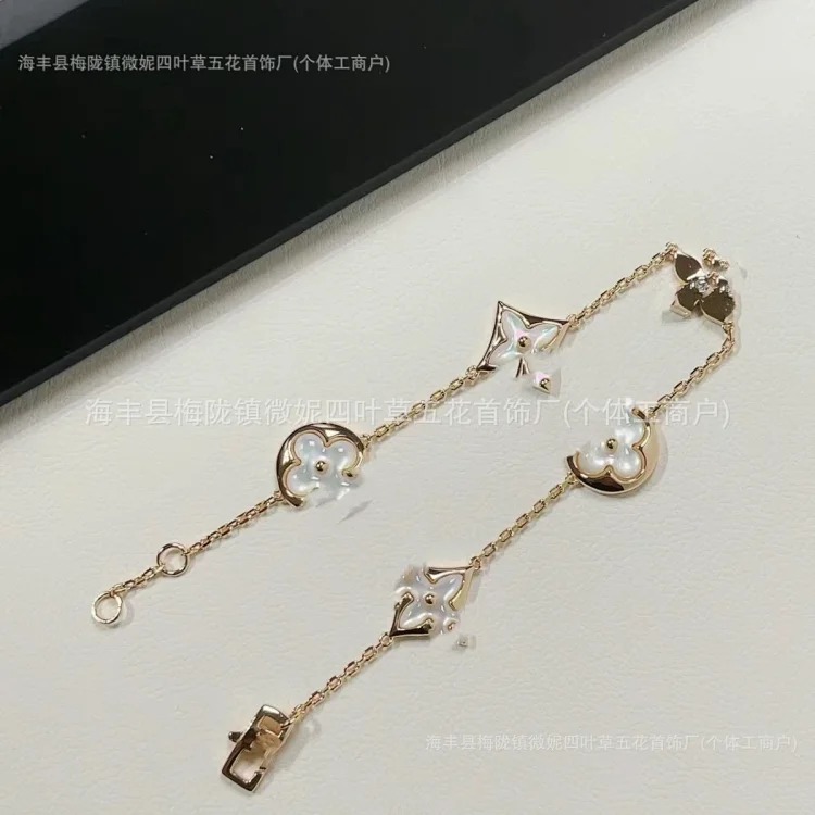 Louis Vuitton 2025 new CNC high four-leaf clover four-flower five-flower bracelet for women electroplated 18k presbyopia necklace live broadcast