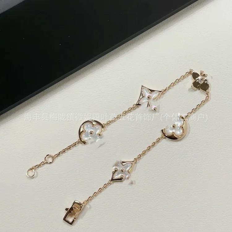 Louis Vuitton 2025 new CNC high four-leaf clover four-flower five-flower bracelet for women electroplated 18k presbyopia necklace live broadcast