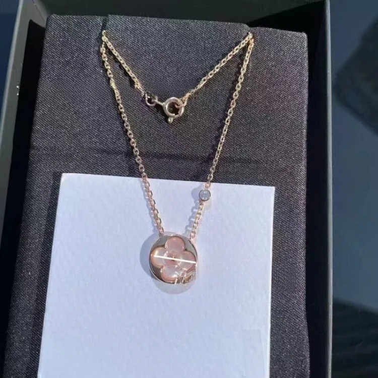 Louis Vuitton 2025 new CNC high four-leaf clover four-flower five-flower bracelet for women electroplated 18k presbyopia necklace live broadcast