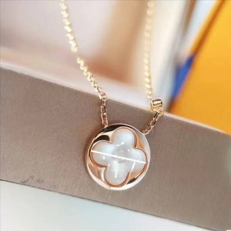 Louis Vuitton 2025 new CNC high four-leaf clover four-flower five-flower bracelet for women electroplated 18k presbyopia necklace live broadcast