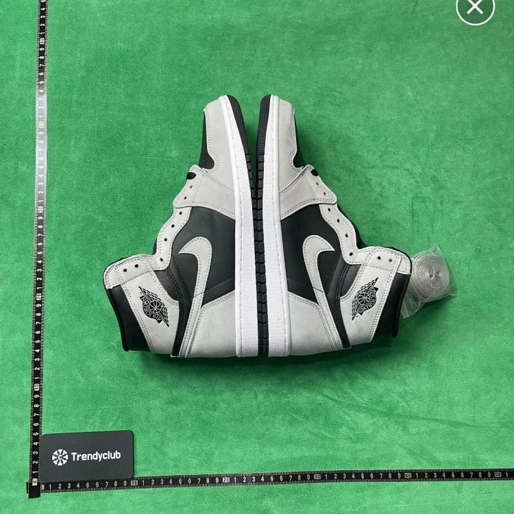 G collection of versatile sneakers for couples image 3