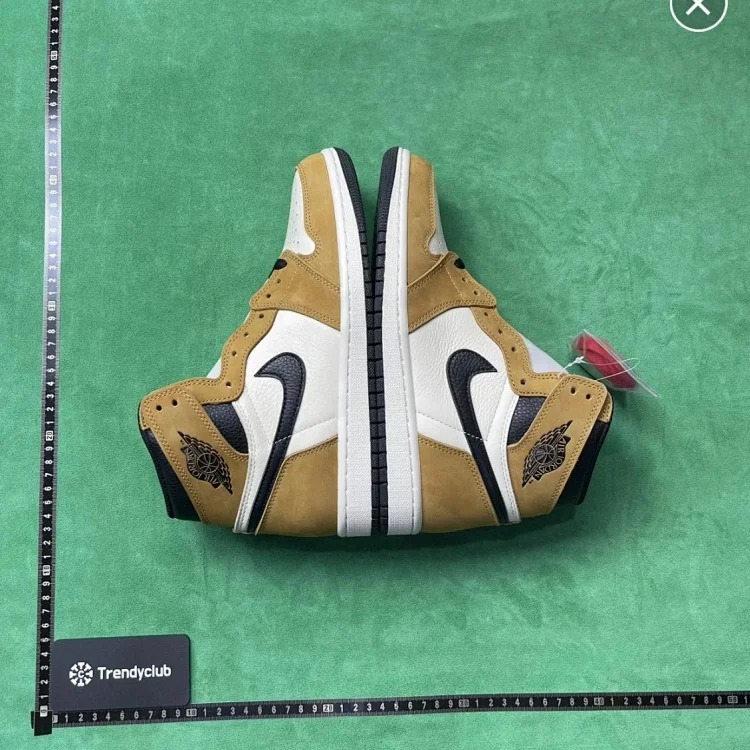 G collection of versatile sneakers for couples image 6