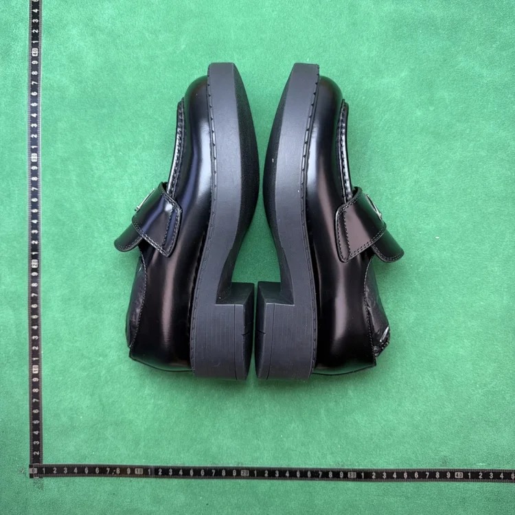(Customized models are shipped in 3-7 days) TT7 glossy leather fashionable casual shoes
