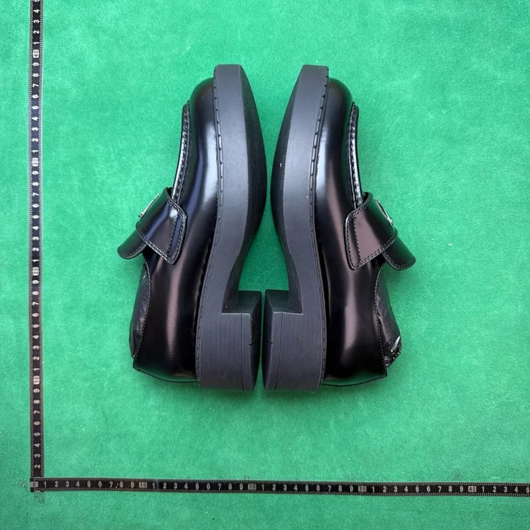 (Customized models are shipped in 3-7 days) TT7 glossy leather fashionable casual shoes(pic2) (Customized models are shipped in 3-7 days) TT7 glossy leather fashionable casual shoes