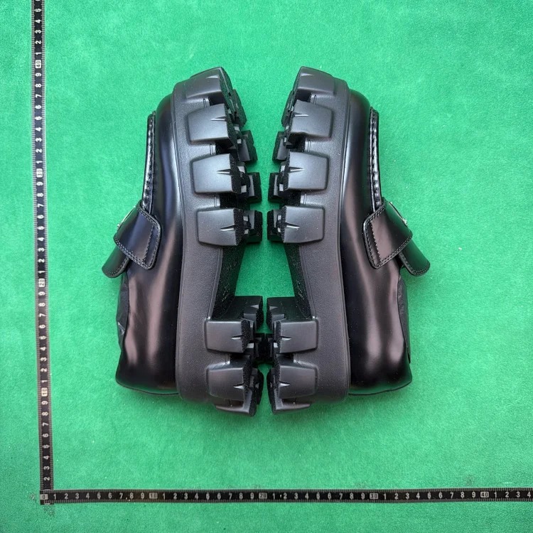 (Customized models are shipped in 3-7 days) TT7 glossy leather fashionable casual shoes(pic3) (Customized models are shipped in 3-7 days) TT7 glossy leather fashionable casual shoes