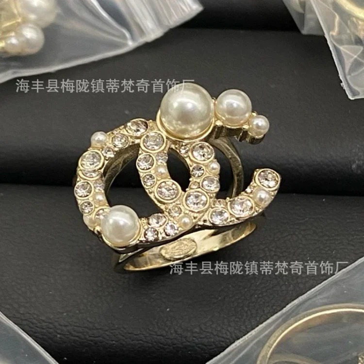 Chanel 25c small fragrant style new rhombus love double C ring with bow, versatile fashion retro high-end fragrant grandma ring
