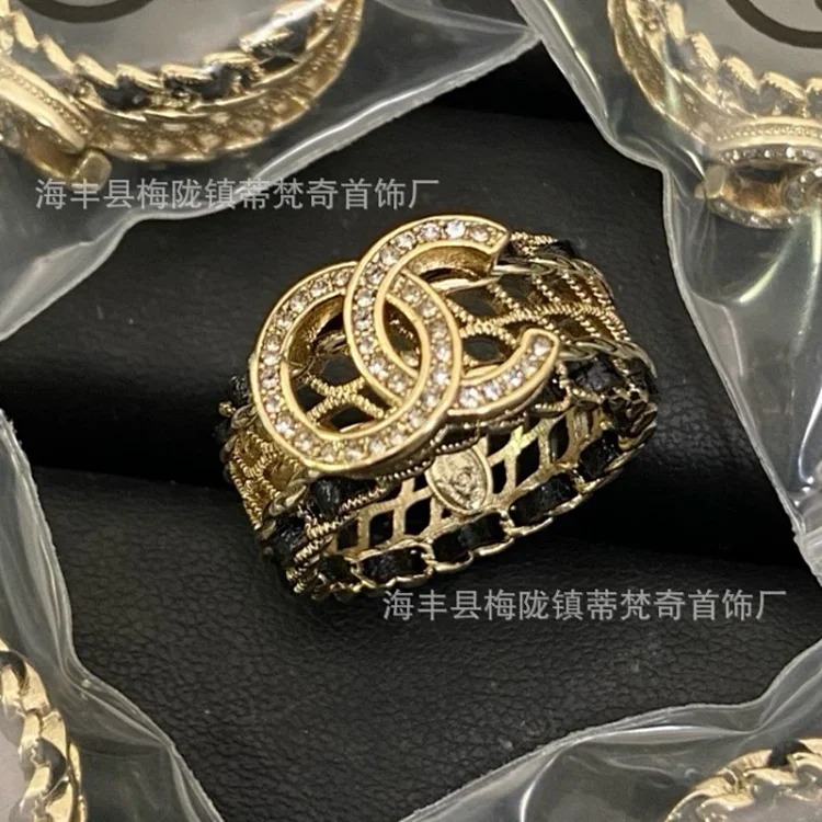 Chanel 25c small fragrant style new rhombus love double C ring with bow, versatile fashion retro high-end fragrant grandma ring