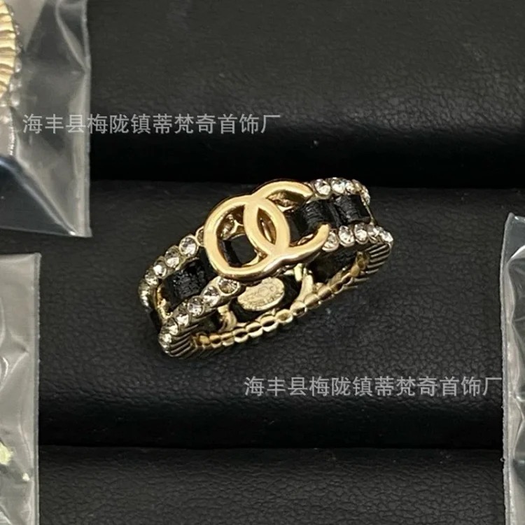 Chanel 25c small fragrant style new rhombus love double C ring with bow, versatile fashion retro high-end fragrant grandma ring