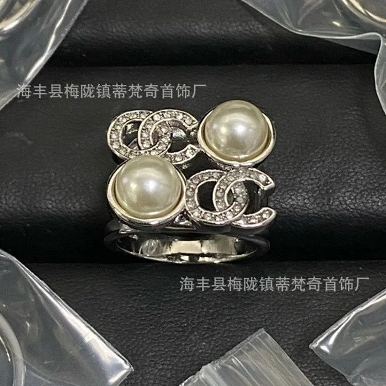 Chanel 25c small fragrant style new rhombus love double C ring with bow, versatile fashion retro high-end fragrant grandma ring
