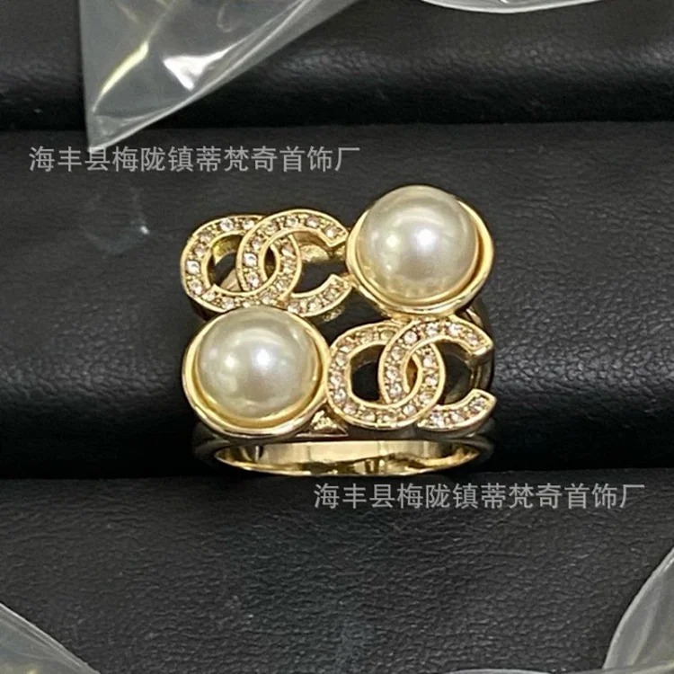 Chanel 25c small fragrant style new rhombus love double C ring with bow, versatile fashion retro high-end fragrant grandma ring