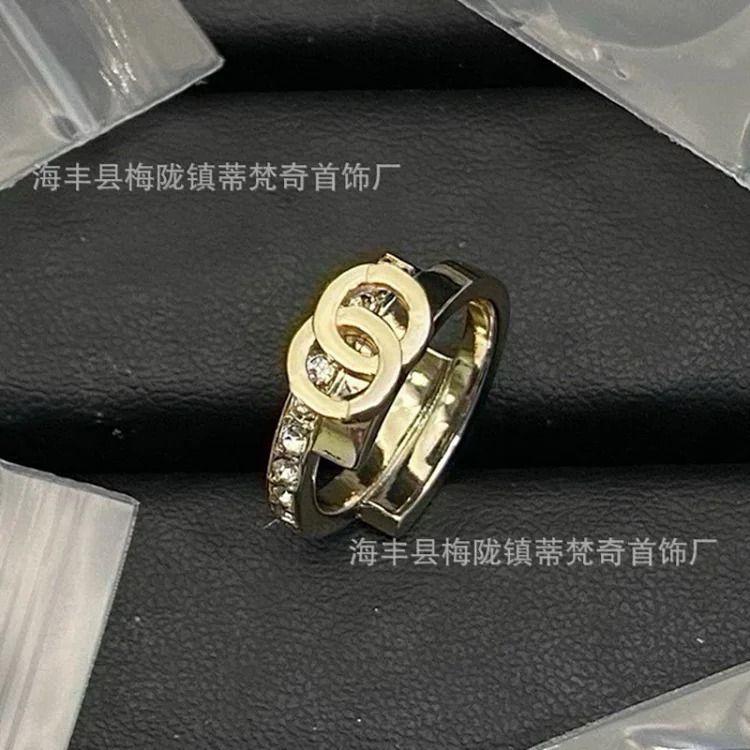 Chanel 25c small fragrant style new rhombus love double C ring with bow, versatile fashion retro high-end fragrant grandma ring