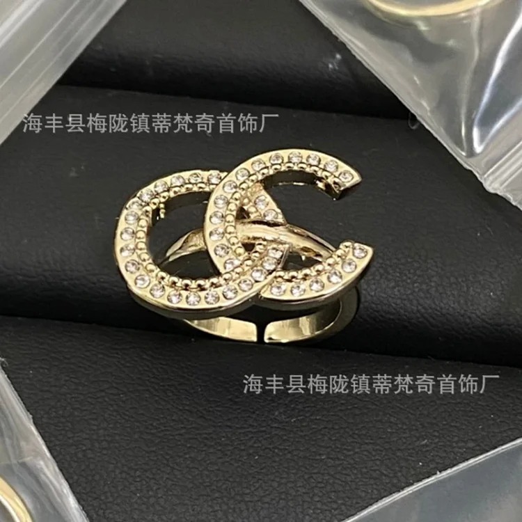 Chanel 25c small fragrant style new rhombus love double C ring with bow, versatile fashion retro high-end fragrant grandma ring