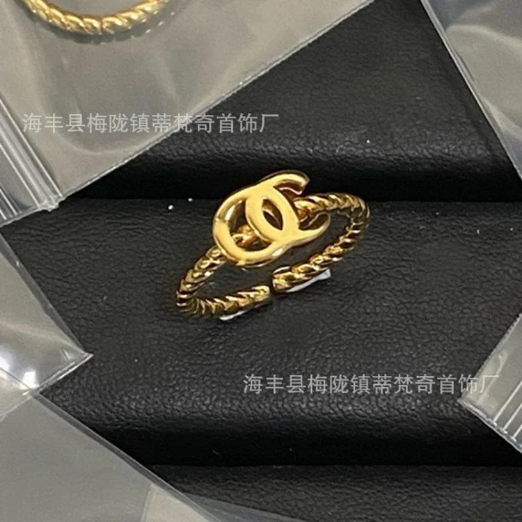 Chanel 25c small fragrant style new rhombus love double C ring with bow, versatile fashion retro high-end fragrant grandma ring