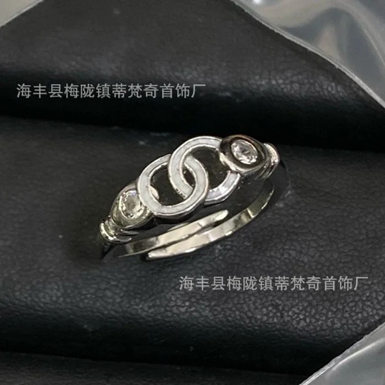 Chanel 25c small fragrant style new rhombus love double C ring with bow, versatile fashion retro high-end fragrant grandma ring