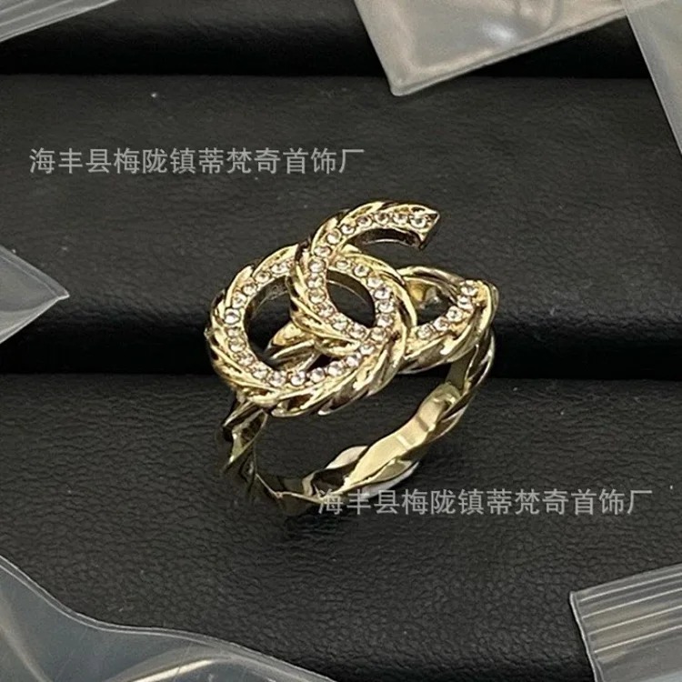 Chanel 25c small fragrant style new rhombus love double C ring with bow, versatile fashion retro high-end fragrant grandma ring