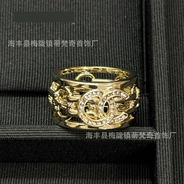 Chanel 25c small fragrant style new rhombus love double C ring with bow, versatile fashion retro high-end fragrant grandma ring
